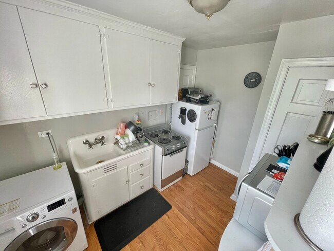 Kitchen - 2836 Fairway Dr