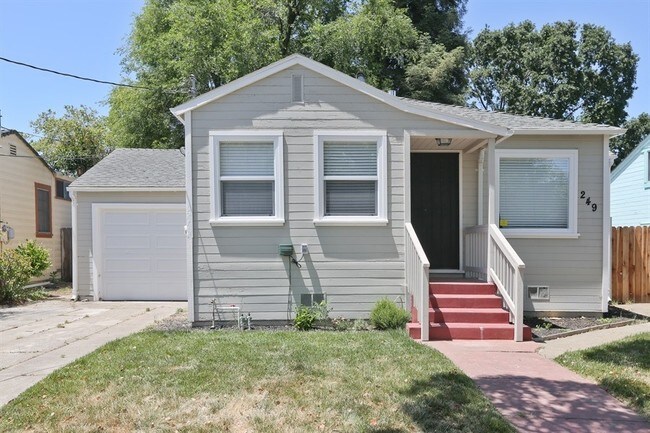 Building Photo - 249 Curry Ave