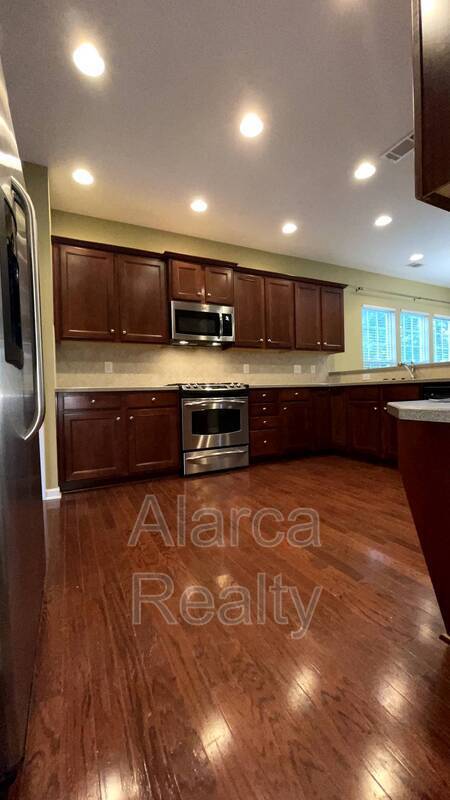 Foto del edificio - 10866 River Oaks Dr NW