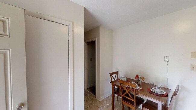 Foto del edificio - 317 Crabapple Cir
