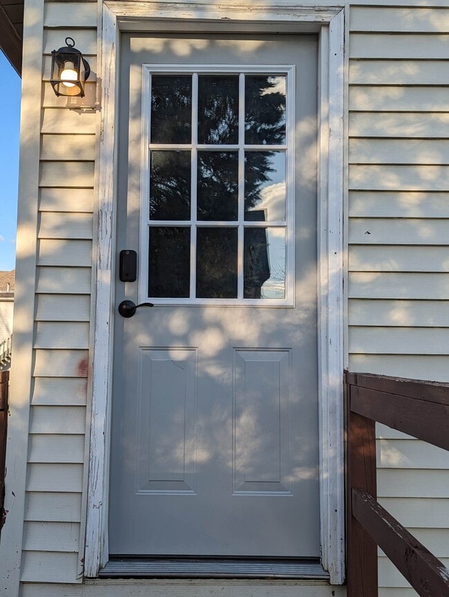 Building Photo - 66 N Emily St