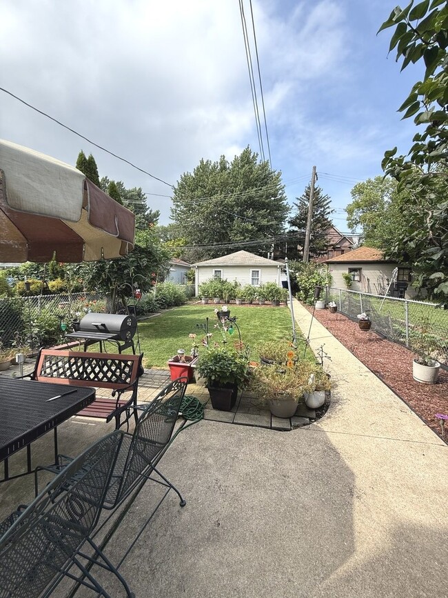 Foto del edificio - 2526 W Gunnison St