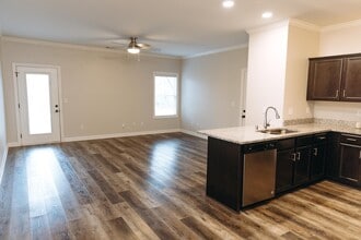 Building Photo - Laurel Ridge