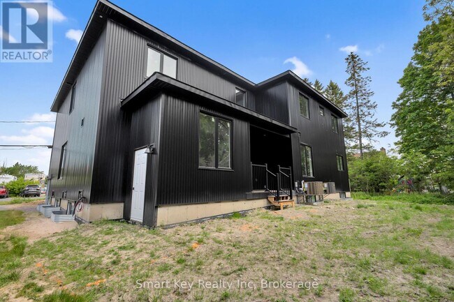 Building Photo - 125 Brae Cres