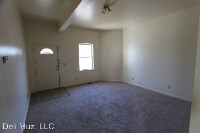 Building Photo - 1427 Culver Dr