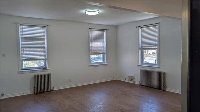 Foto del edificio - 86 Chandler Ave