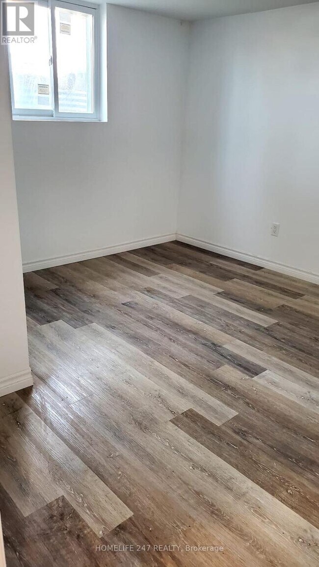 Photo du bâtiment - 6 Stonecrop Ln