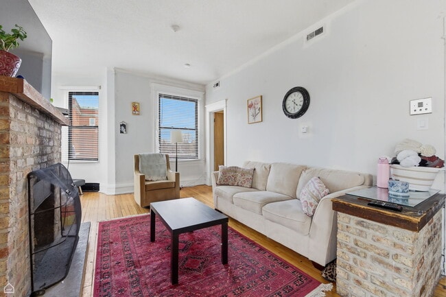 Photo - 3811 N Southport Ave Townhome