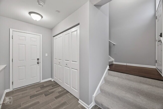 Foto del edificio - 23 Bethel Ln