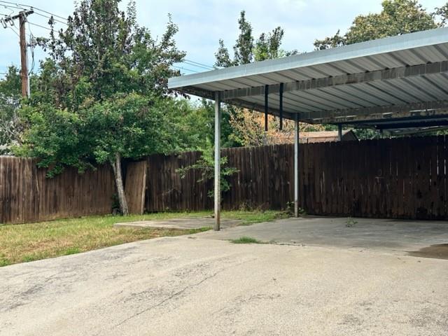 Building Photo - 7501 Windhaven Rd