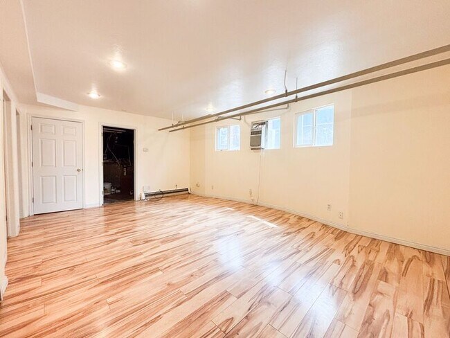 Foto del edificio - 1456 S Edison St