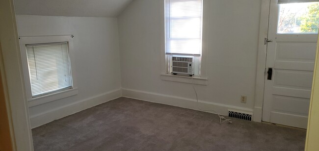 Living room - 2123 Geneva St