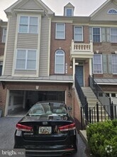Building Photo - 4121 Chariot Way