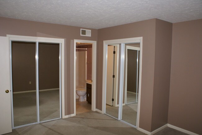 Building Photo - 103 E Lockhaven Dr