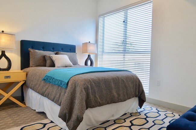 Interior Photo - Lido Apartments - 4025 Grandview