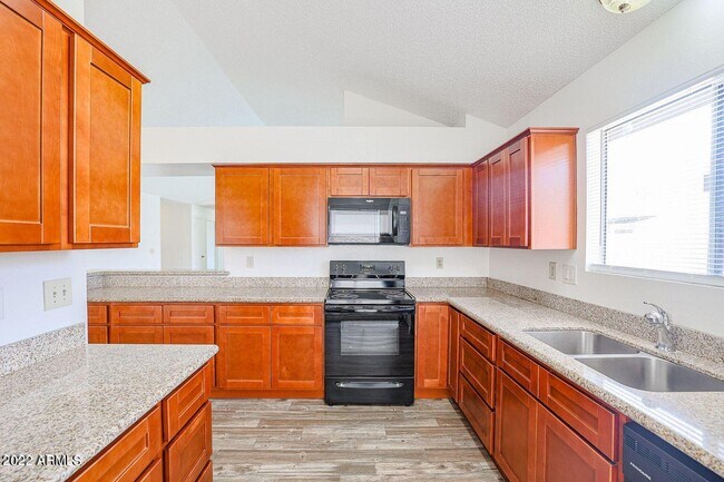 Foto del edificio - 7320 W Krall St