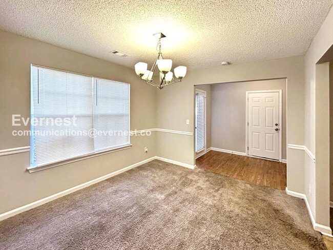 Foto del edificio - 6826 Derby Ave