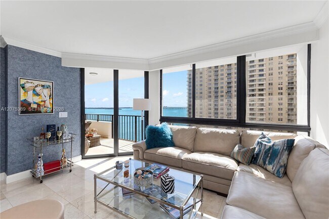 Foto del edificio - 520 Brickell Key Dr