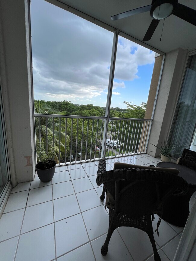 Foto del edificio - 9805 NW 52nd St