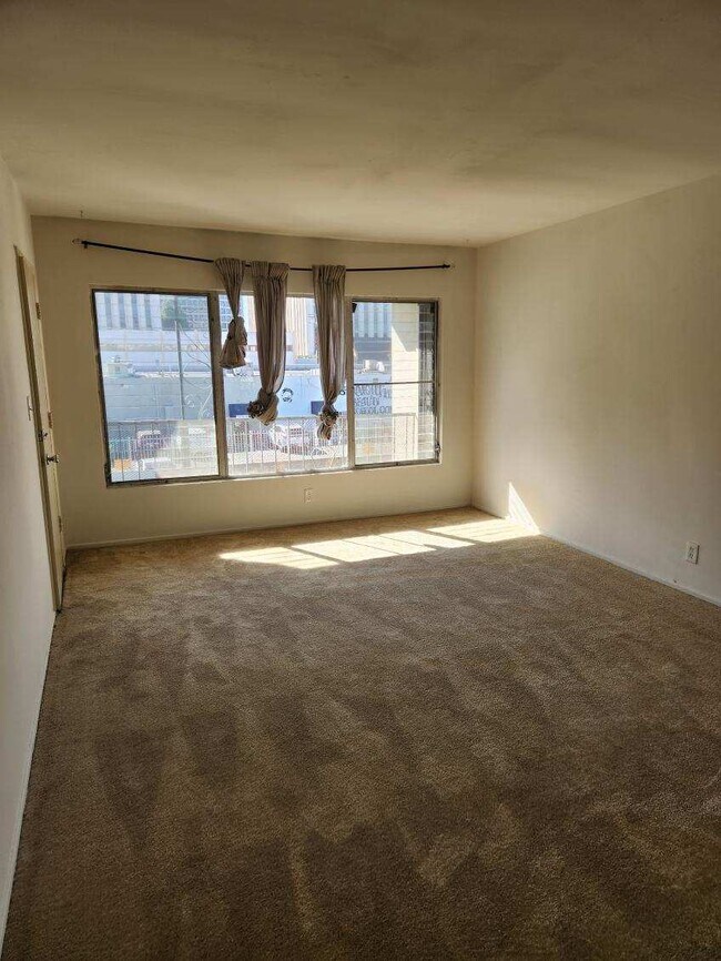 Foto del edificio - 539 S Serrano Ave