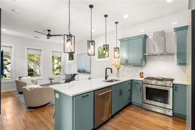 Building Photo - 654 Woodward Ave SE