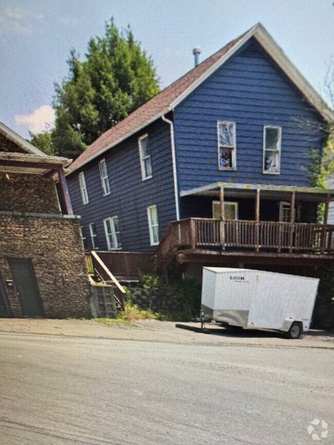 Building Photo - 106 Rogers Ave