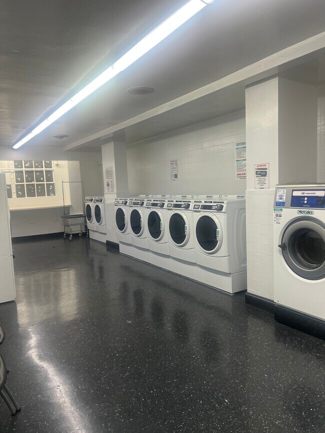 Building Photo - 3215 Avenue H