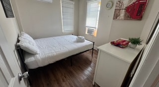 Building Photo - 135 S Ocean Ave