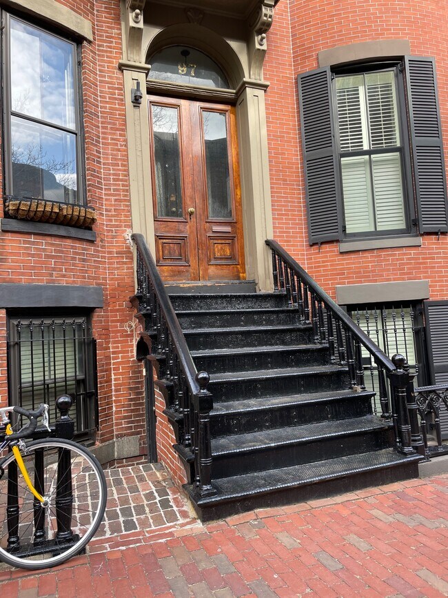 Building Photo - 97 Pembroke St