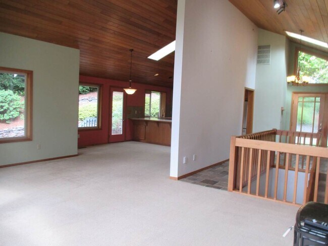 Foto del edificio - Gig Harbor Artondale home nestled on Acreage!
