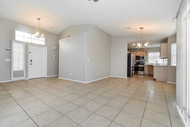 Foto del edificio - 5828 Meadow Dale Dr