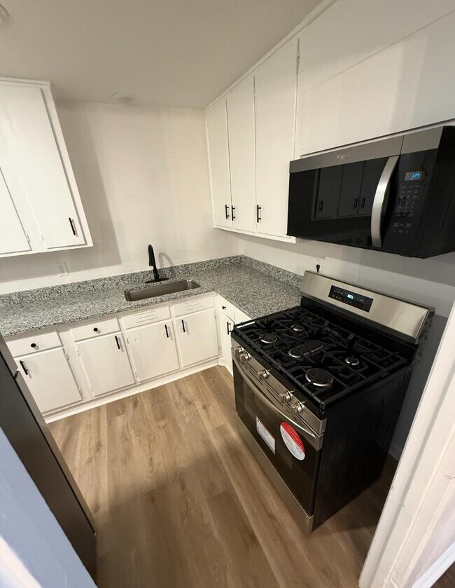 Foto del edificio - 146 Doolittle Dr