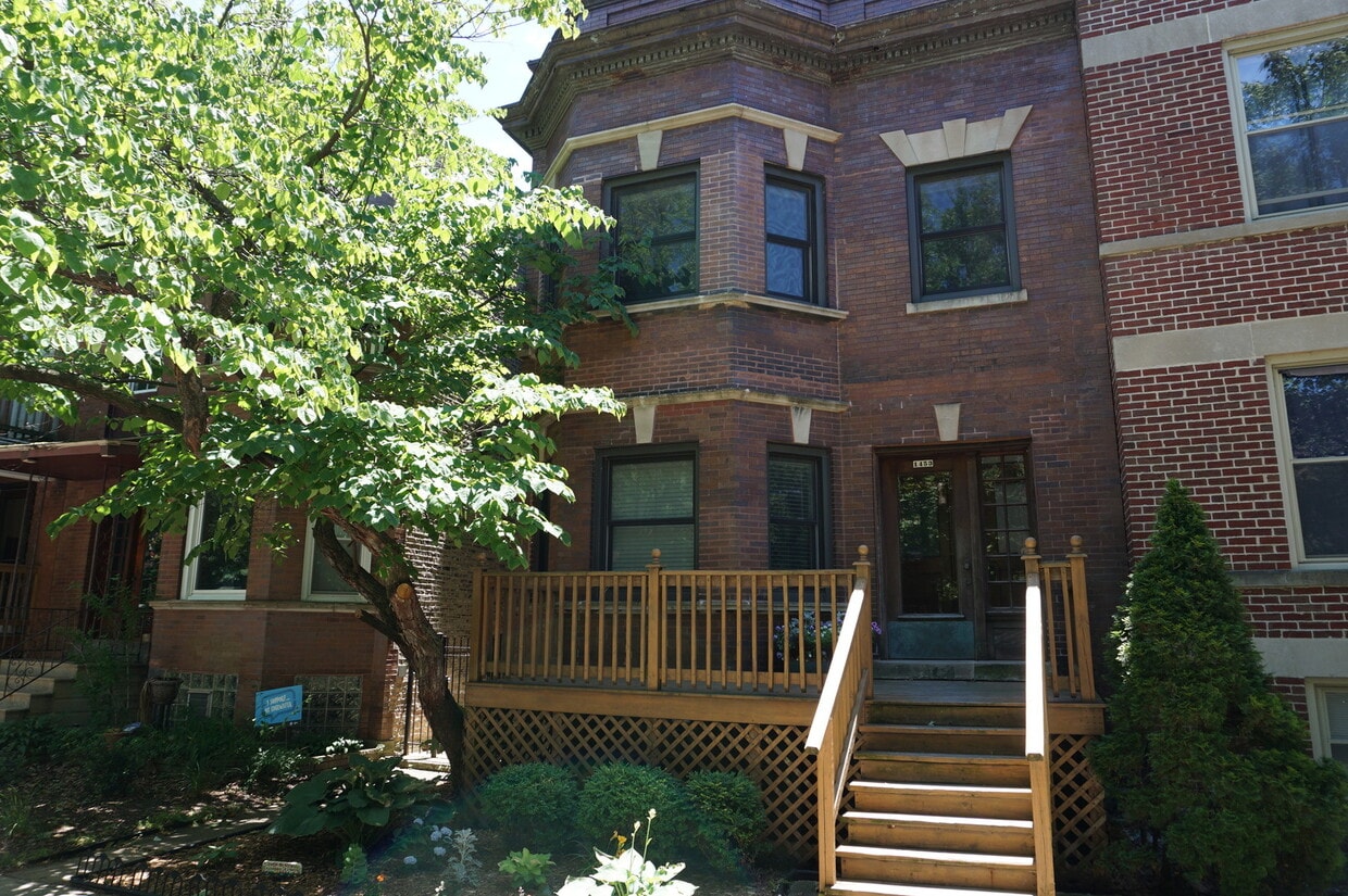 Primary Photo - 1453 W Thome Ave