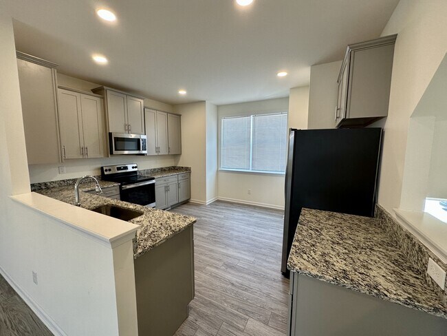 Foto del edificio - 137 Lexington Pl