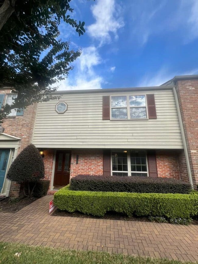 Foto del edificio - 5817 Valley Forge Dr