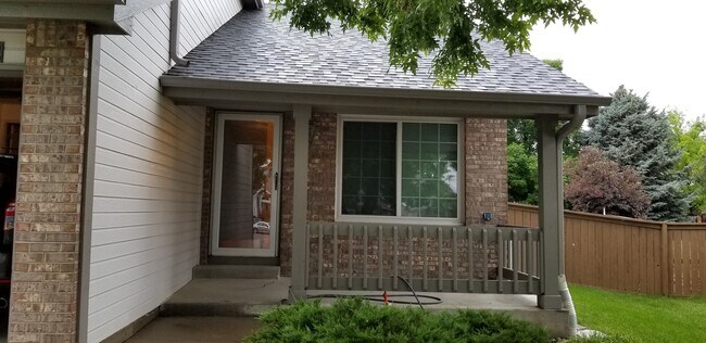 Foto del edificio - 1042 Northampton Ct