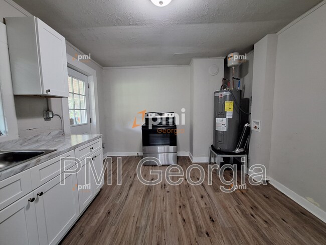 Foto del edificio - 130 Irwin St