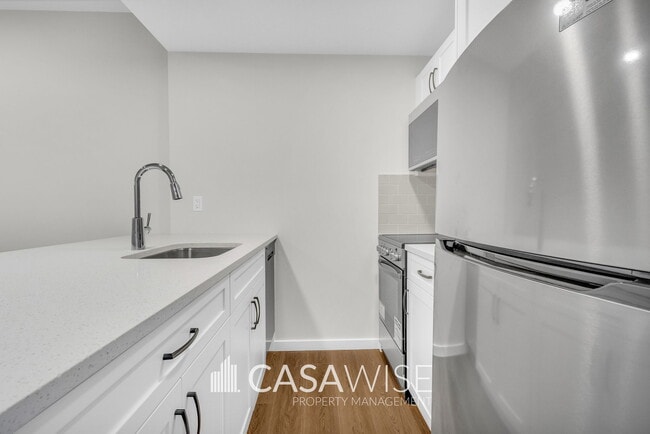 Building Photo - 20935-20925 25 Ave NW