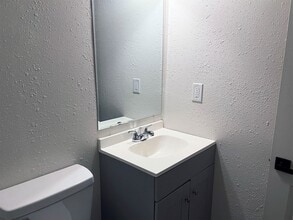 Building Photo - 201 Eastwood St