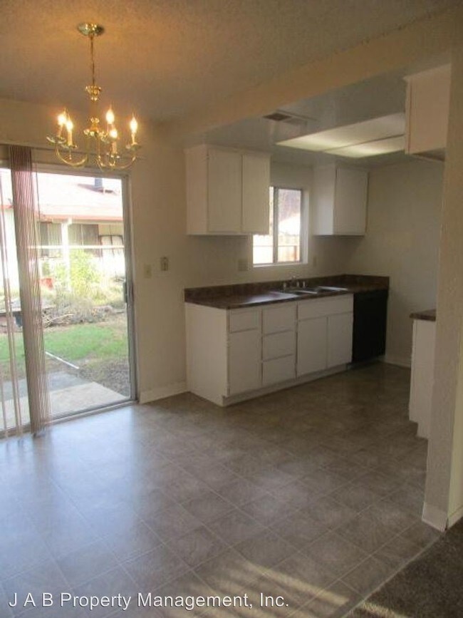 Foto del edificio - 7925 Montgomery Ave