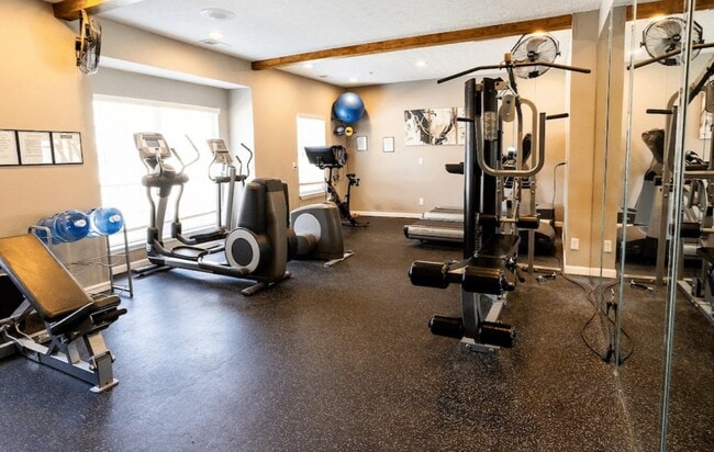 Building Photo - McCormick Manor