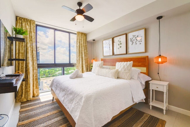 Building Photo - 5350 NW 84th Ave