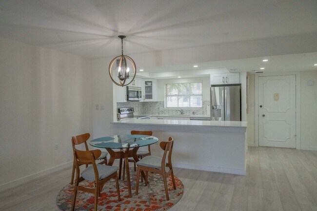 Foto del edificio - 5 High Point Cir W