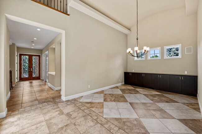 Building Photo - 11 Sommerset Cir