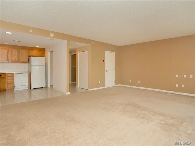 Building Photo - 242 Maple Ave