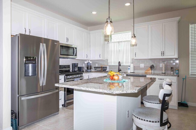 Building Photo - 12944 SW Vermillion Cir