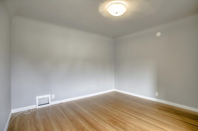 Foto del edificio - 2739 Turk Blvd