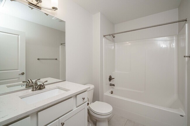 Foto del edificio - Desirable Salmon Creek Home Located in Lux...