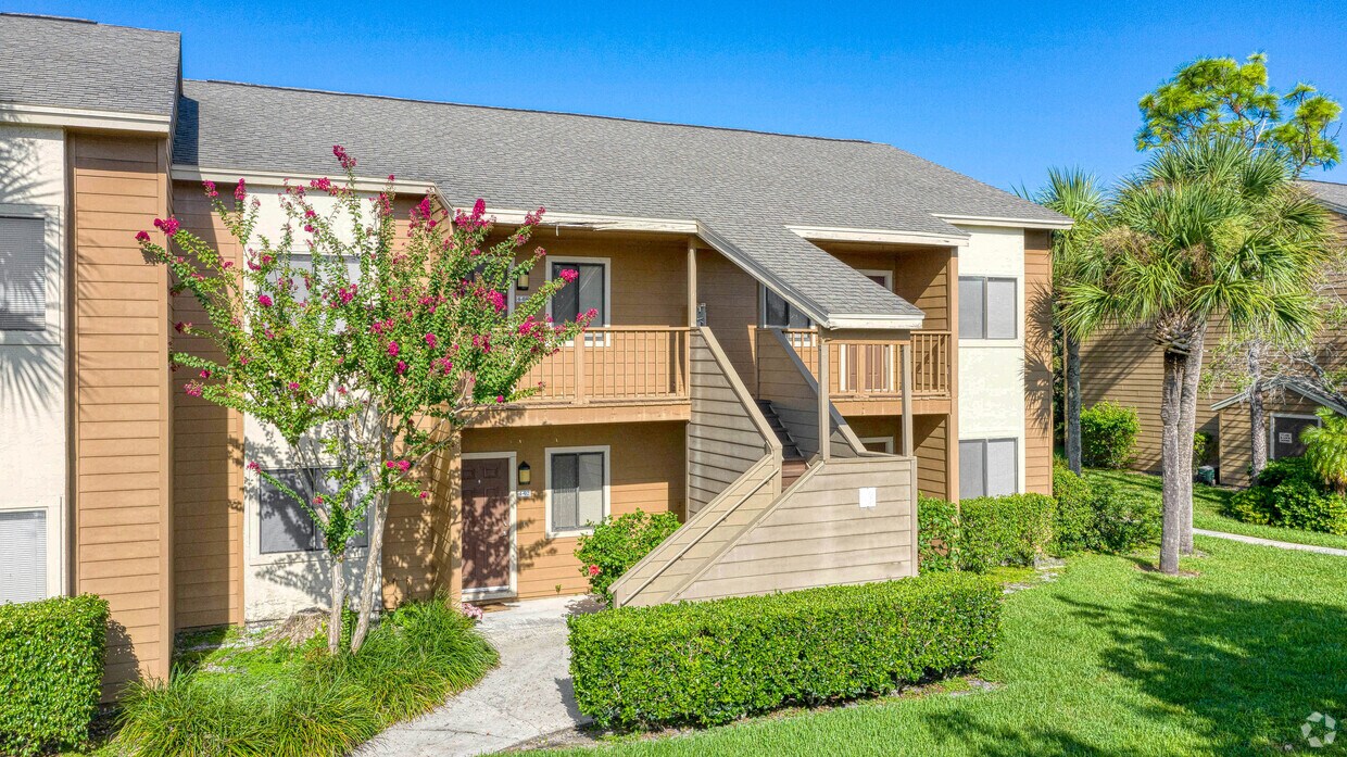 Courtyard On The Green Apartments Apartments in Melbourne, FL