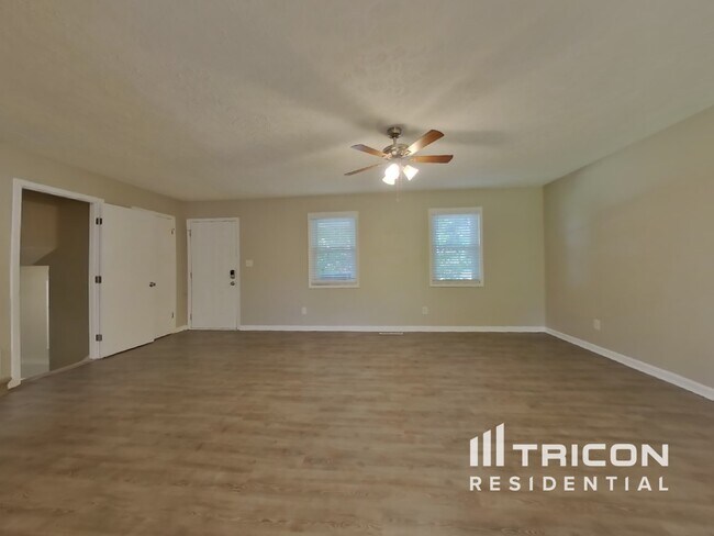 Building Photo - 3150 Colorado Dr